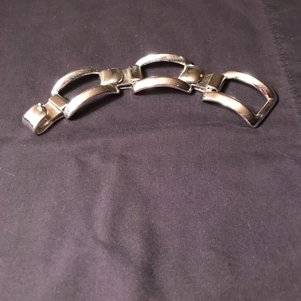 Polished stainless steel bracelet